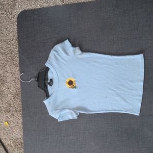 Fitted sunflower tee